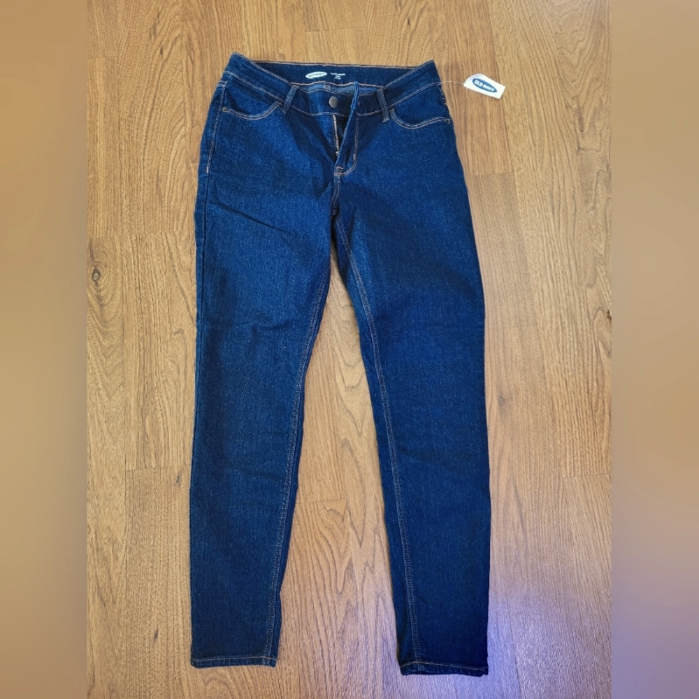 BRAND New Old Navy Super Skinny Mid-Rise Ankle Jeans size 2